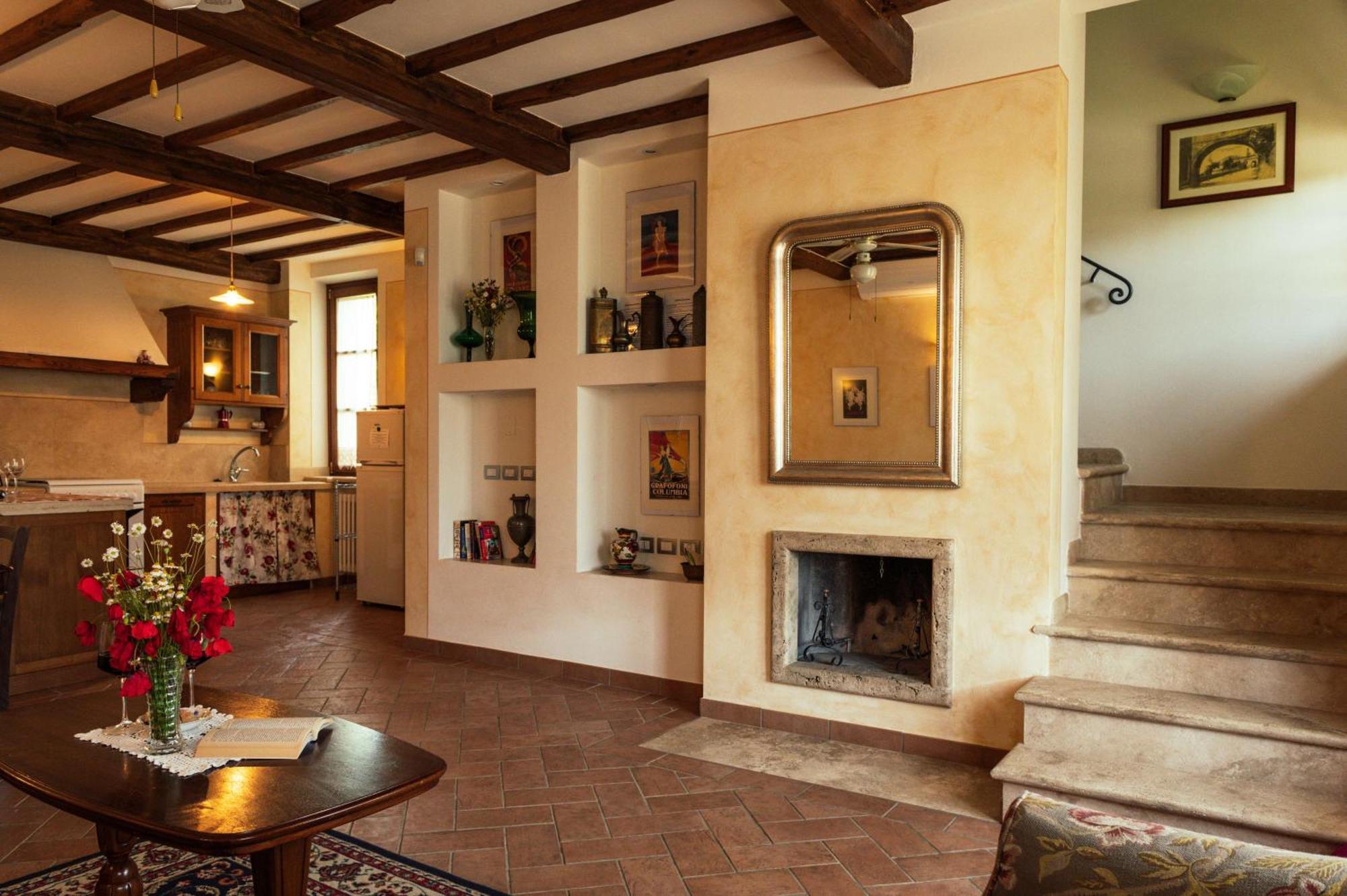 Agriturismo Casal Gheriglio Lucignano Bagian luar foto