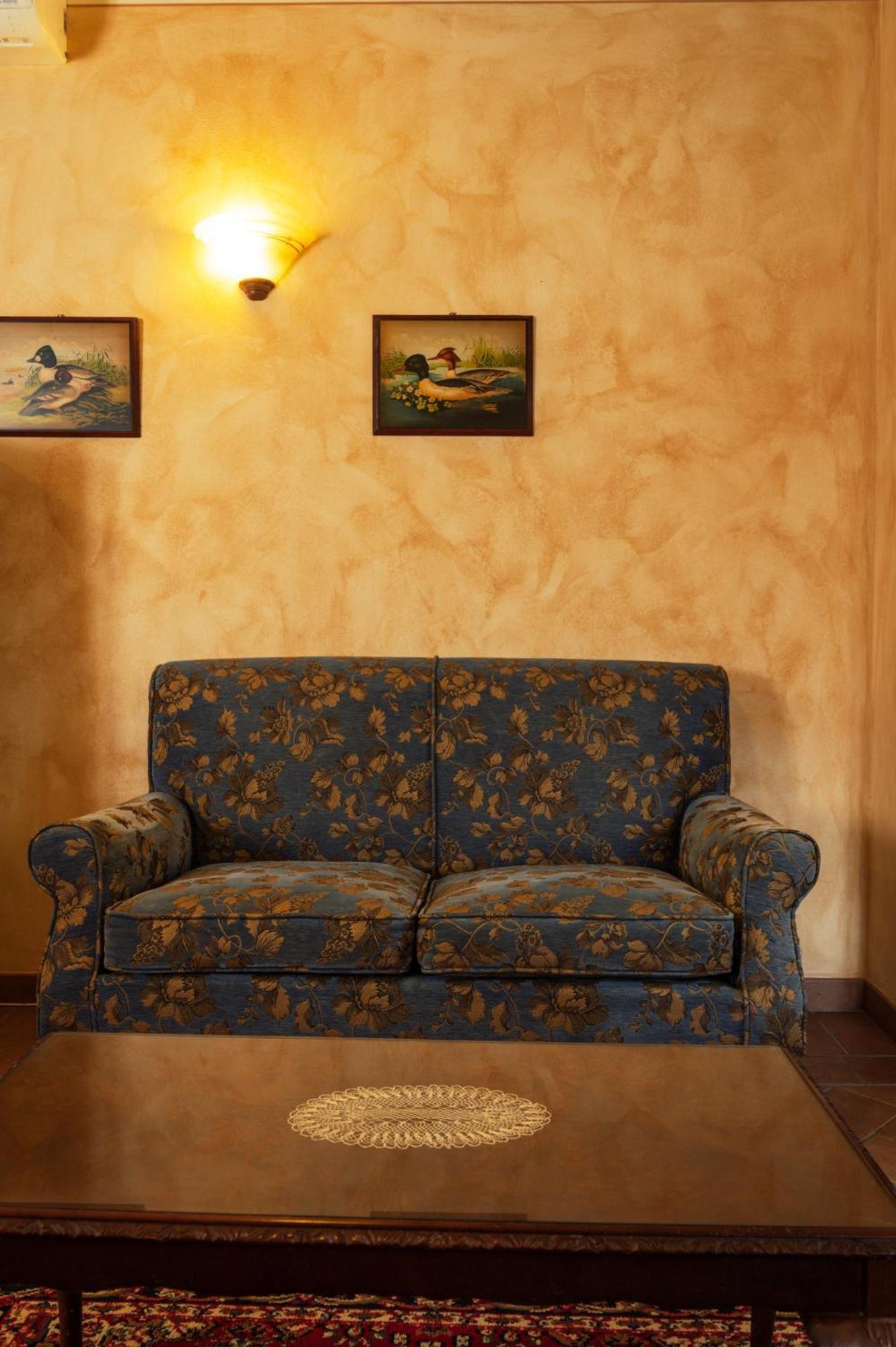 Agriturismo Casal Gheriglio Lucignano Bagian luar foto