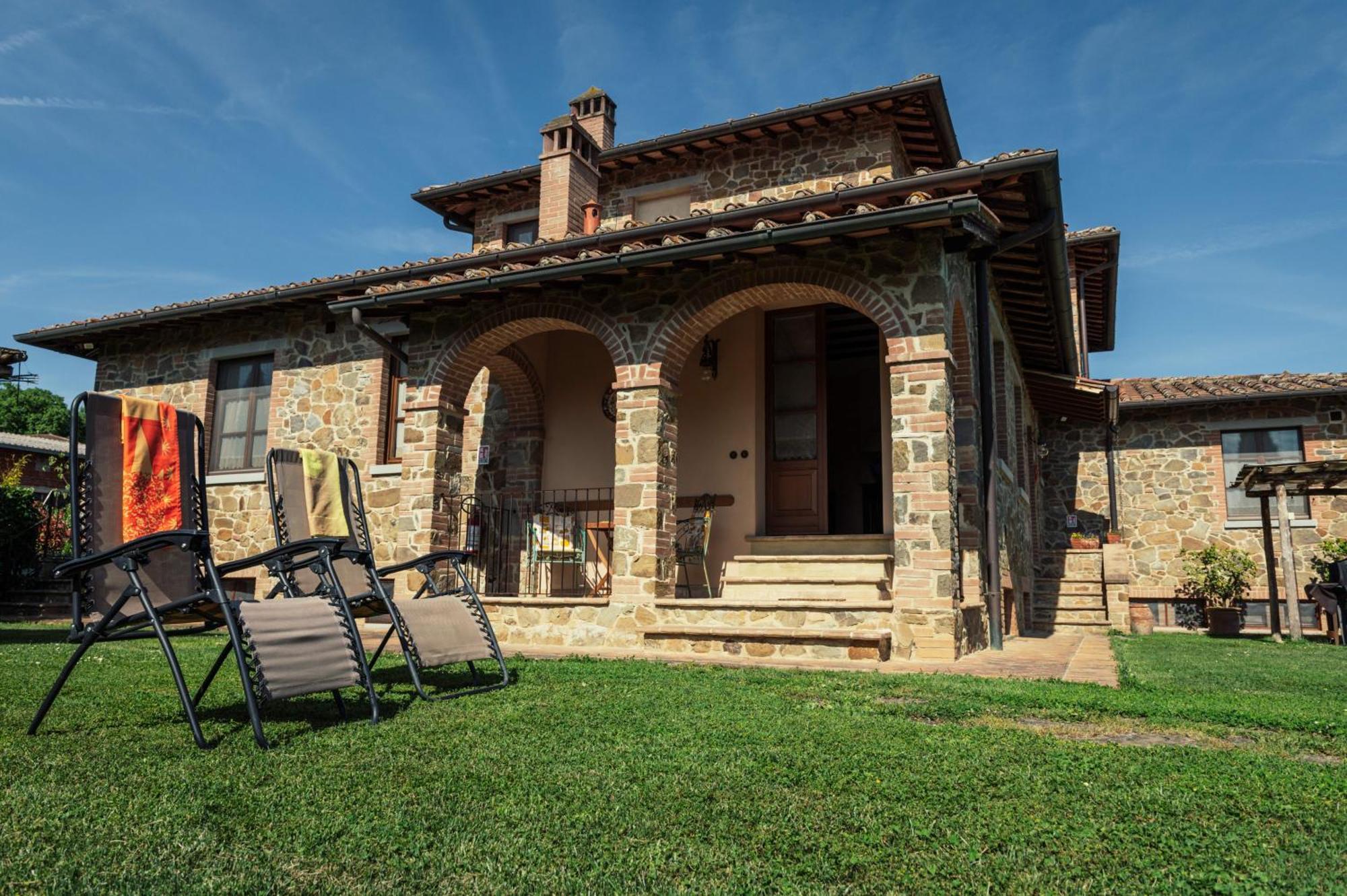 Agriturismo Casal Gheriglio Lucignano Bagian luar foto