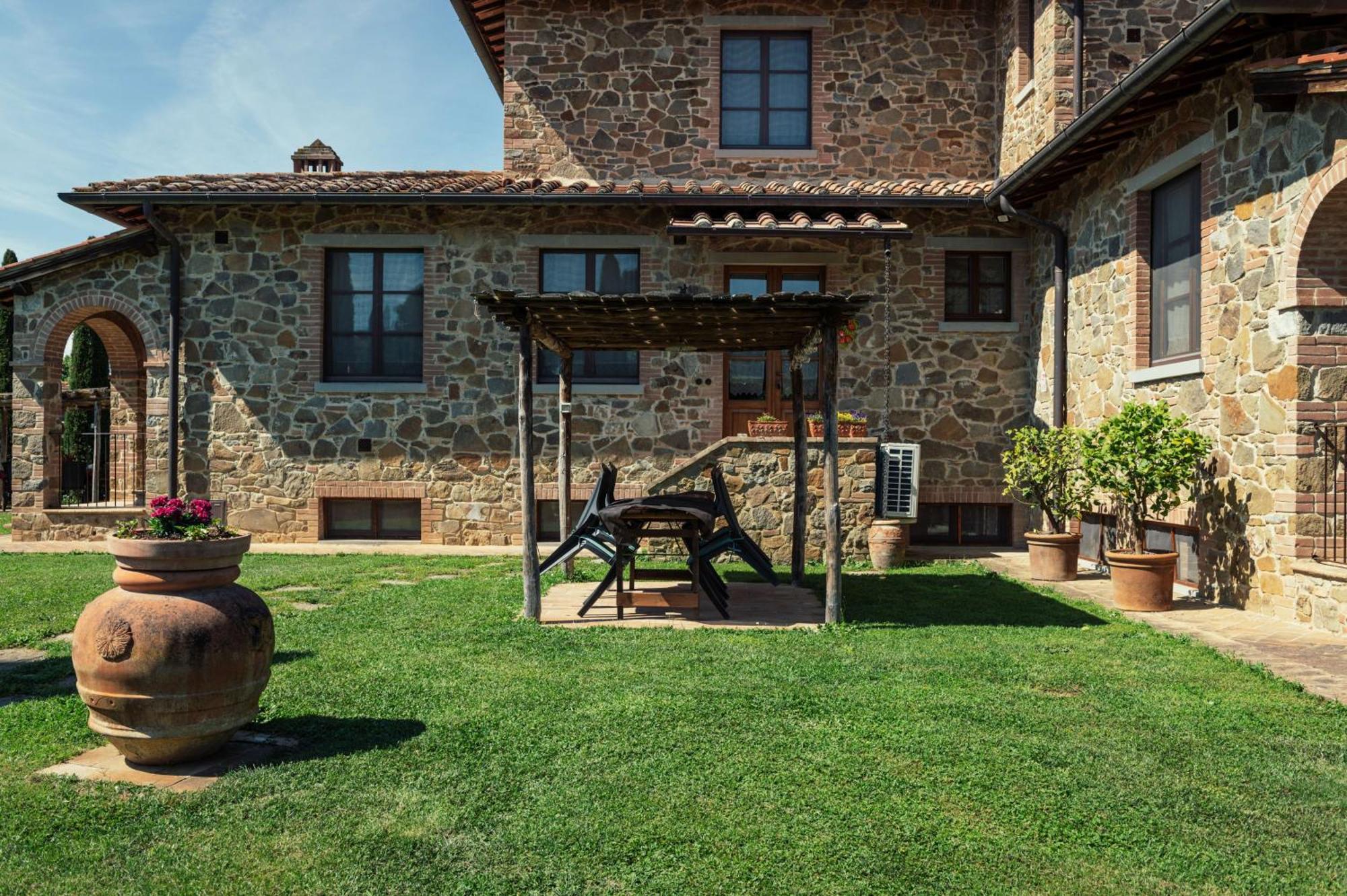 Agriturismo Casal Gheriglio Lucignano Bagian luar foto
